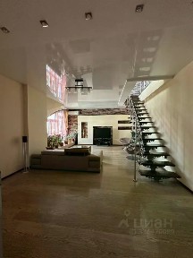 Продается 4-комн. квартира, 201 м²