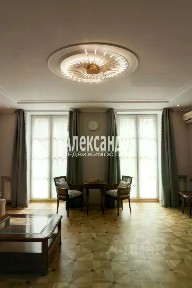 Продается 5-комн. квартира, 205,3 м²