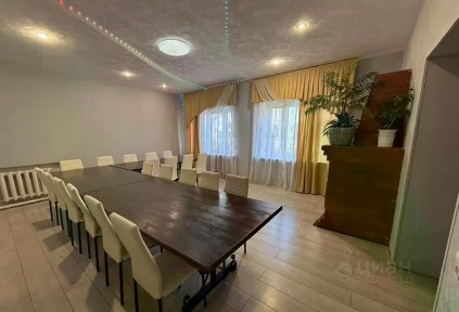 Сдается 2-этажный дом, 200 м²