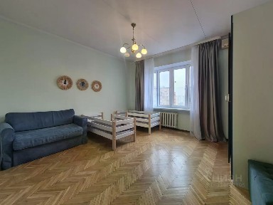 Продается 4-комн. квартира, 104 м²