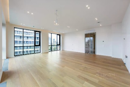 Продается 4-комн. квартира, 131,4 м²