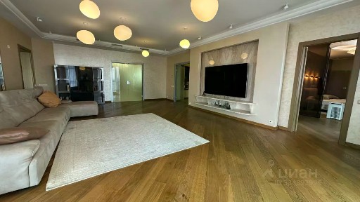 Продается 5-комн. квартира, 250,7 м²