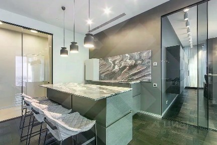 Продаются 4-комн. апартаменты, 175,2 м²
