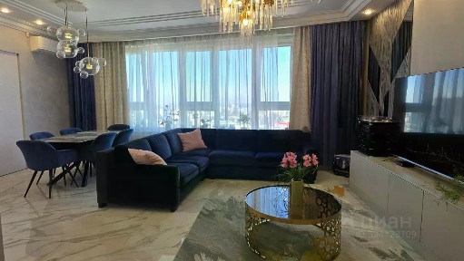 Продается 4-комн. квартира, 135,2 м²