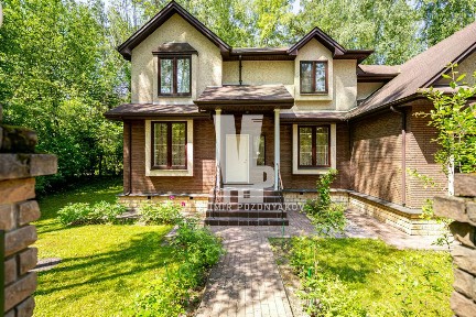 Продается 2-этажный коттедж, 225 м²