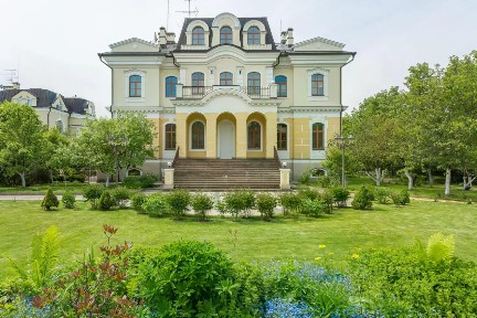 Продается 2-этажный дом, 820 м²