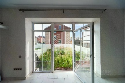 Продается 3-этажный таунхаус, 127 м²