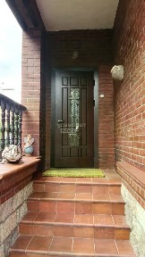 Продается 2-этажный дом, 325 м²