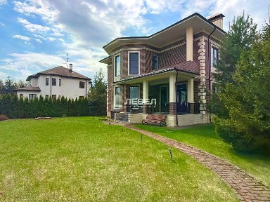 Продается 2-этажный дом, 248,6 м²