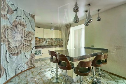 Продается 3-комн. квартира, 152,9 м²