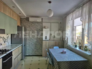 Продается 3-этажный дом, 175,8 м²