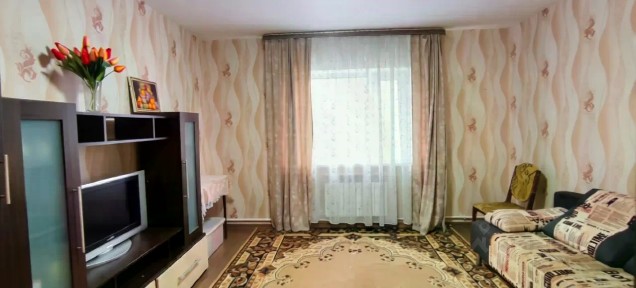 Продается 50% часть дома, 85 м²