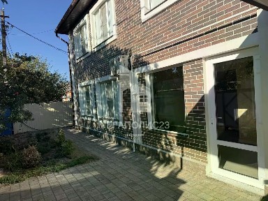 Продается 3-этажный дом, 200 м²