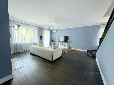 Продается 2-этажный коттедж, 350 м²
