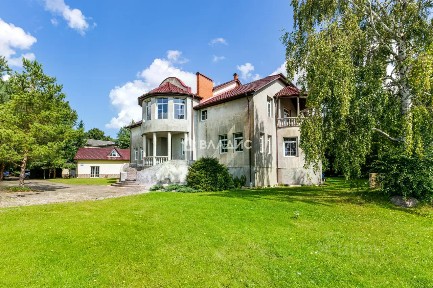 Продается 2-этажный коттедж, 1 000 м²