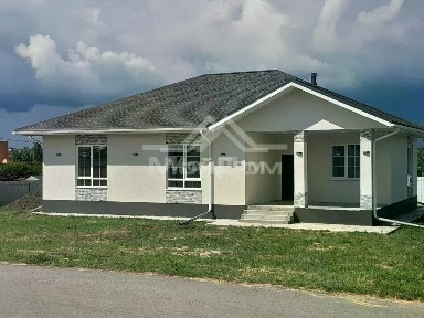 Продается 1-этажный дом, 140 м²