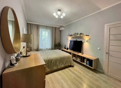 Продается 1-комн. квартира, 42 м²