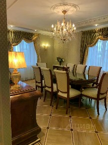 Продается квартира свободной планировки, 294 м²