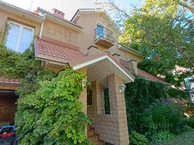 Продается 3-этажный коттедж, 361 м²