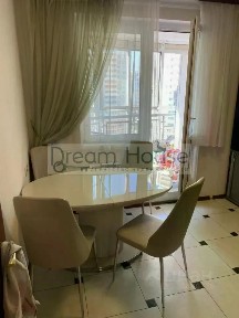 Продается 2-комн. квартира, 65 м²