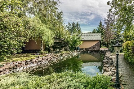 Сдается 4-этажный дом, 574 м²