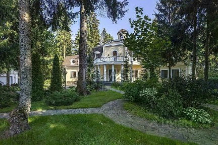 Сдается 2-этажный дом, 800 м²