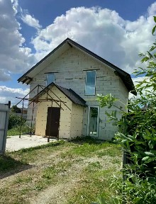 Сдается 2-этажный дом, 98 м²