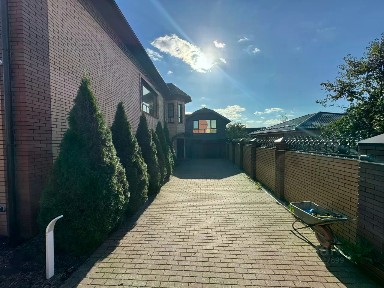 Сдается 3-этажный коттедж, 234 м²