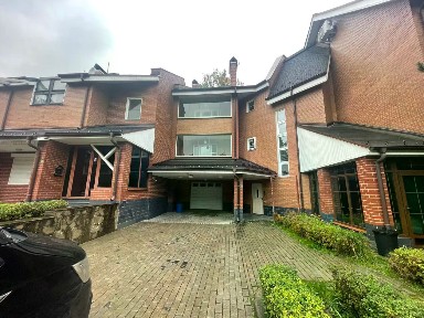 Сдается 3-этажный таунхаус, 283 м²