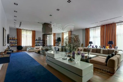 Сдается 4-этажный дом, 1 350 м²