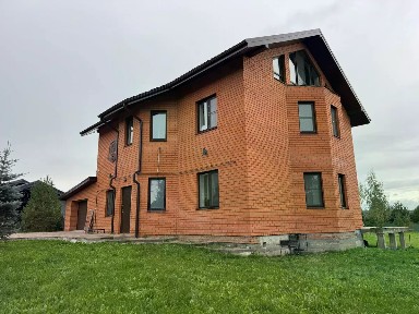 Сдается 2-этажный дом, 304,7 м²