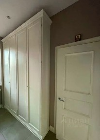 Сдается 3-этажный дом, 280 м²