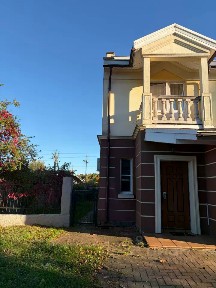 Сдается 3-этажный таунхаус, 200 м²