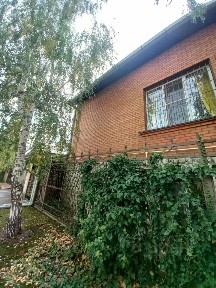 Сдается 3-этажный дом, 504 м²