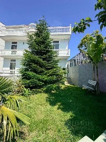 Сдается 3-этажный дом, 390 м²