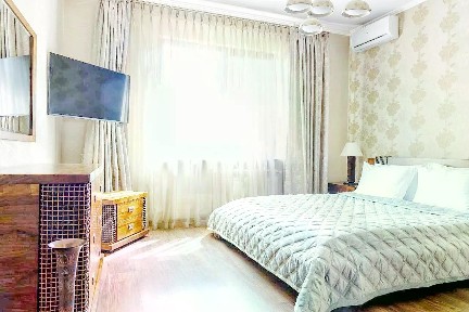 Сдается 2-этажный дом, 360 м²
