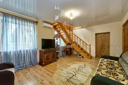 Продается 2-этажный дом, 100 м²