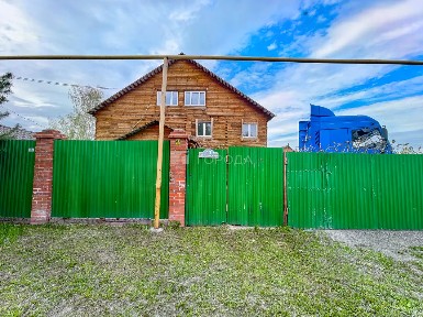 Продается 3-этажный дом, 418 м²