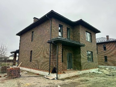 Продается 2-этажный дом, 180 м²