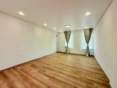Продается 3-этажный дом, 186 м²