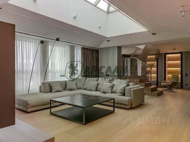 Продается квартира свободной планировки, 255,6 м²