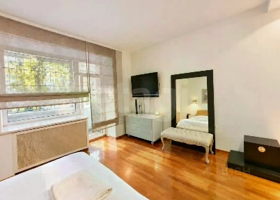 Продается 5-комн. квартира, 160,7 м²