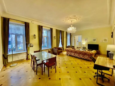 Сдается 4-комн. квартира, 140 м²