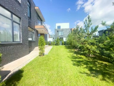 Сдается 3-этажный коттедж, 360 м²