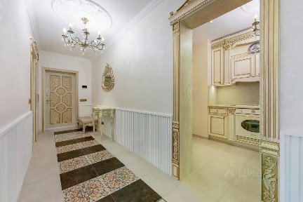 Продаются 4-комн. апартаменты, 171 м²