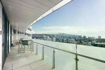 Продаются 2-комн. апартаменты, 108,8 м²