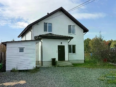 Сдается 2-этажный дом, 170 м²