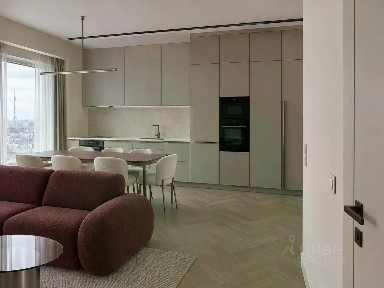 Продается 2-комн. квартира, 72 м²