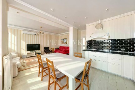 Продается 4-комн. квартира, 128,2 м²