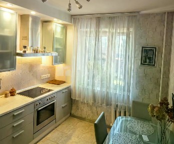Продается 4-комн. квартира, 77 м²